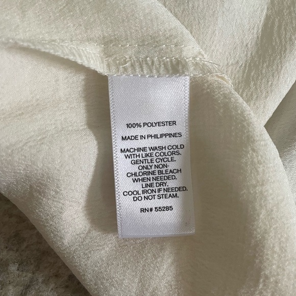 Express white off the shoulder tee-cute and light for summer - Picture 3 of 3